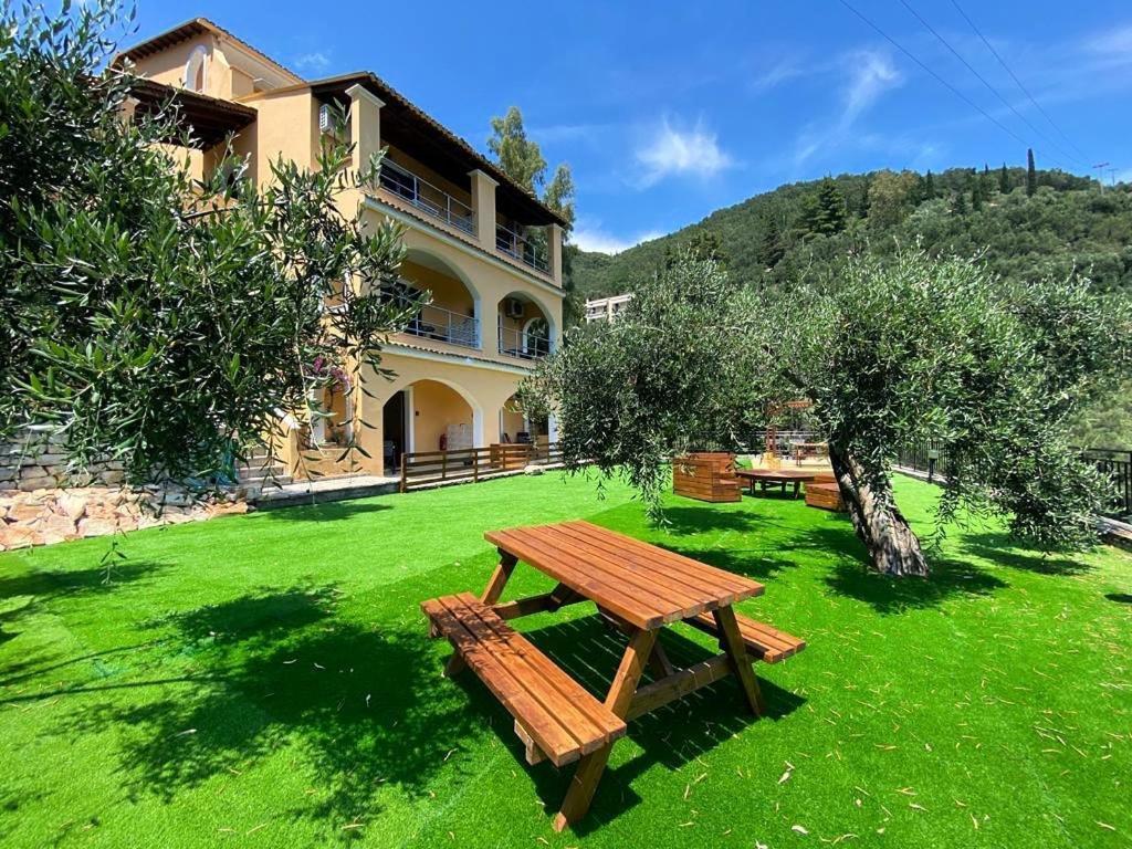 Silent Bay Apartments Katavolos Exterior photo