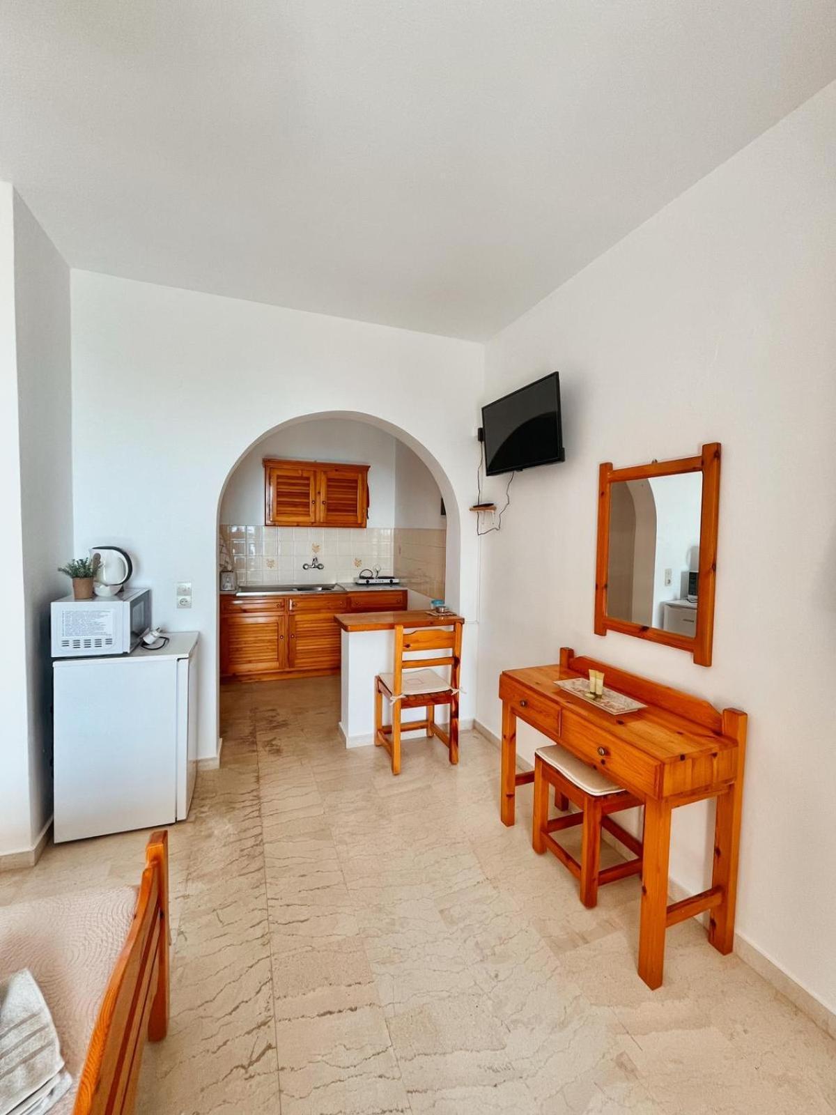 Silent Bay Apartments Katavolos Exterior photo