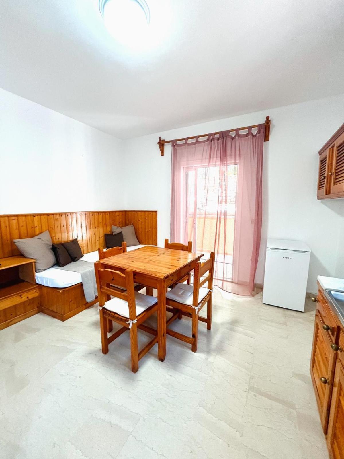 Silent Bay Apartments Katavolos Exterior photo
