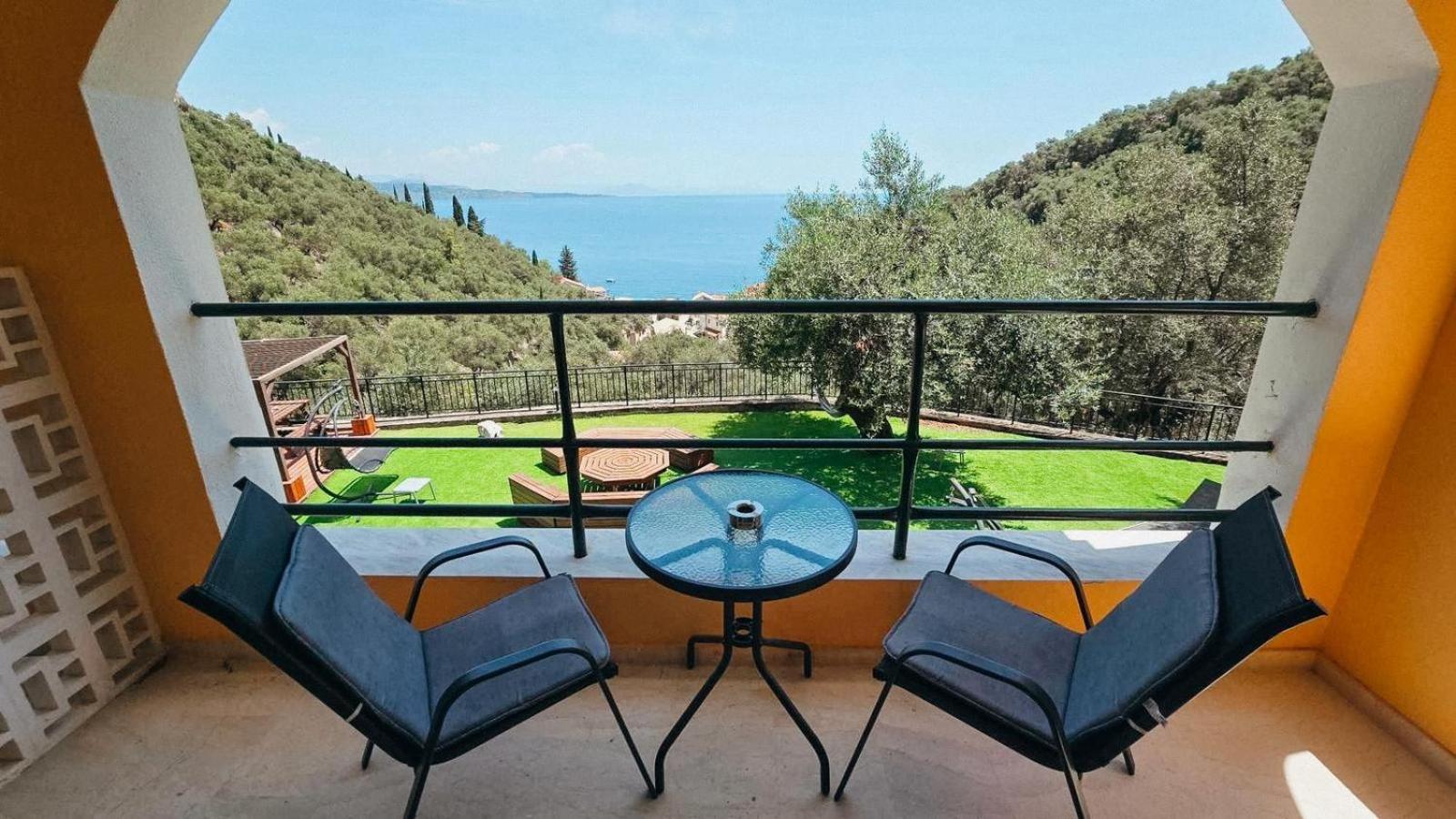 Silent Bay Apartments Katavolos Exterior photo