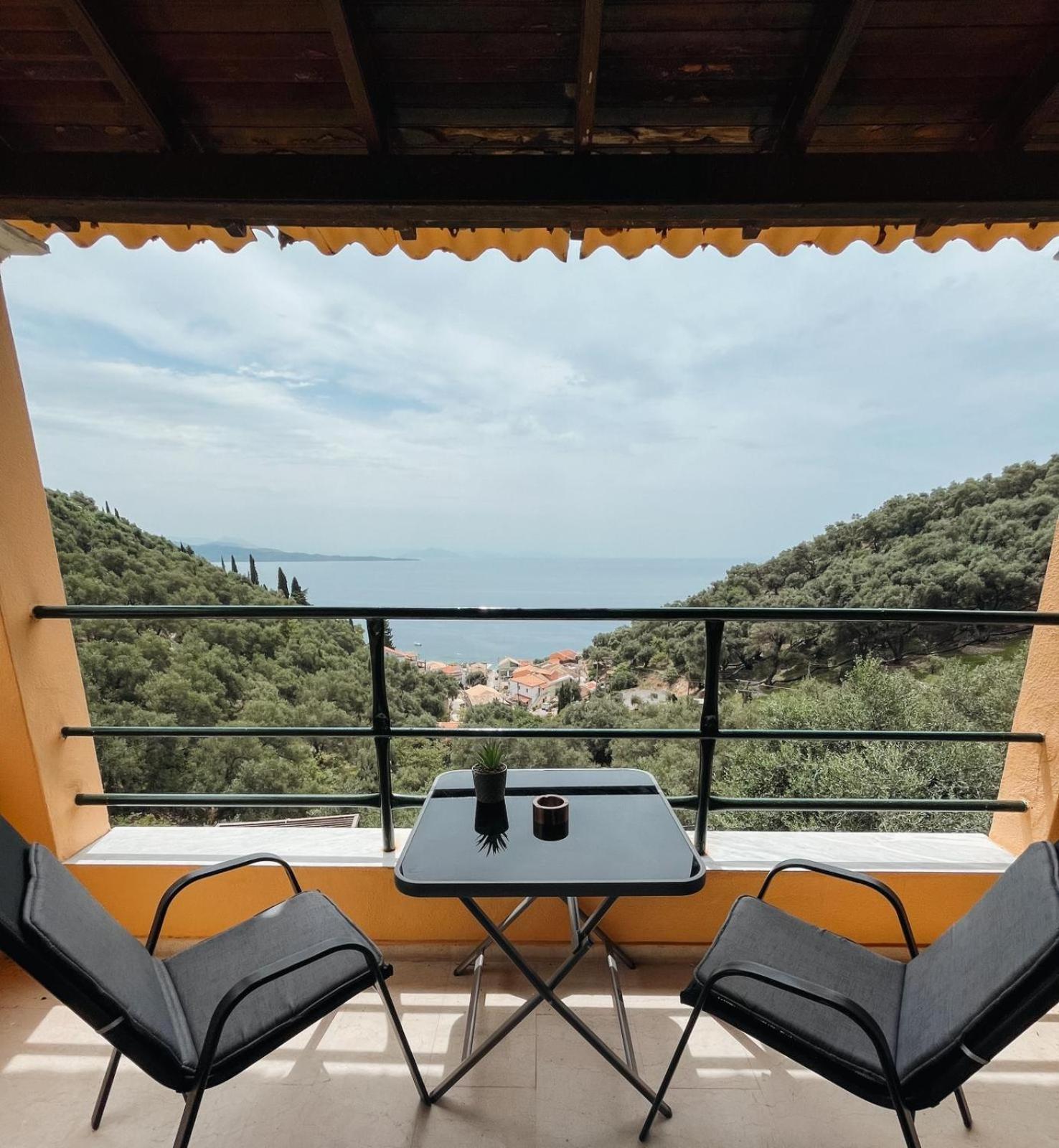 Silent Bay Apartments Katavolos Exterior photo